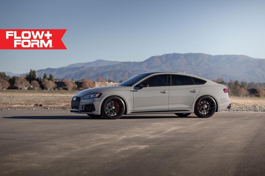  Audi RS5 Sportback on HRE Wheels (FF01) 2018 года  (фото 2 из 11)